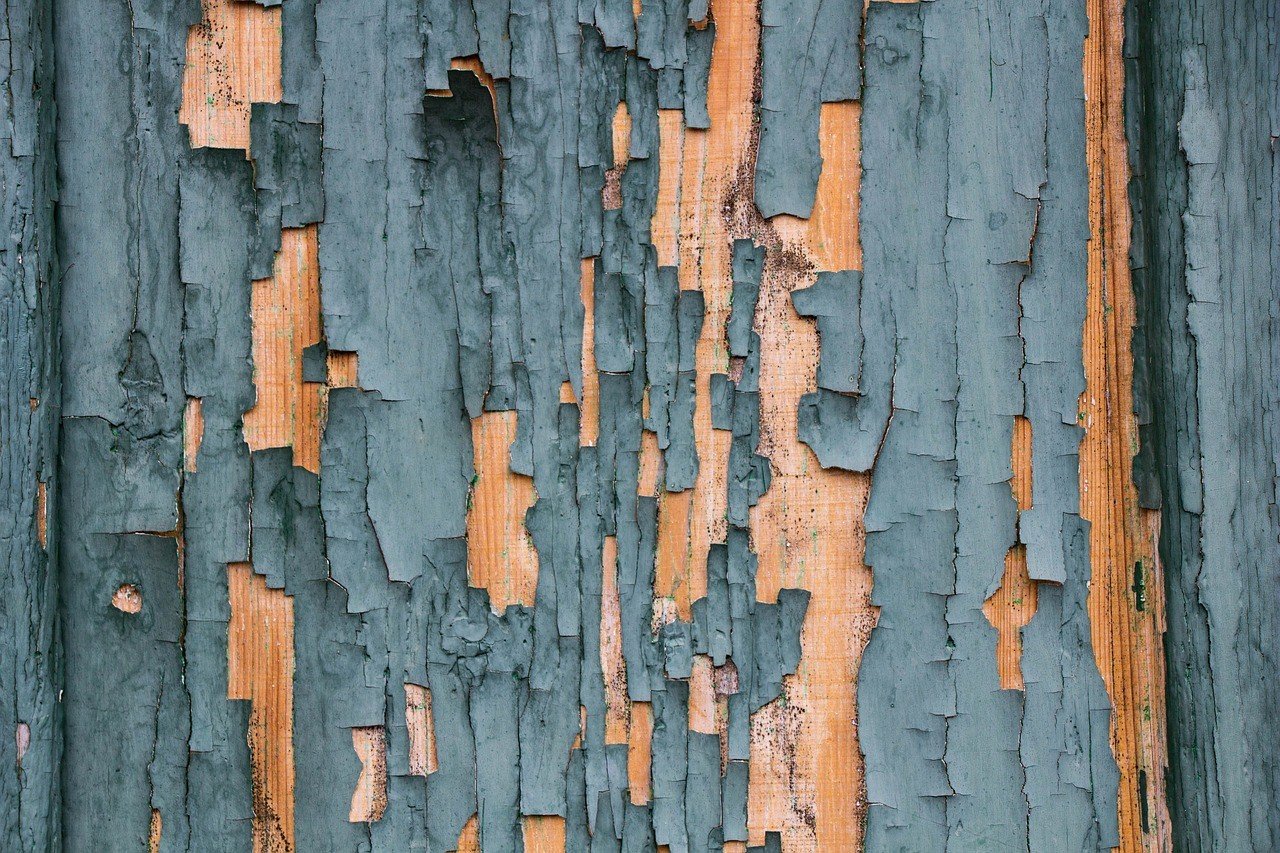 How-to-get-Old-Paint-off-your-Fence